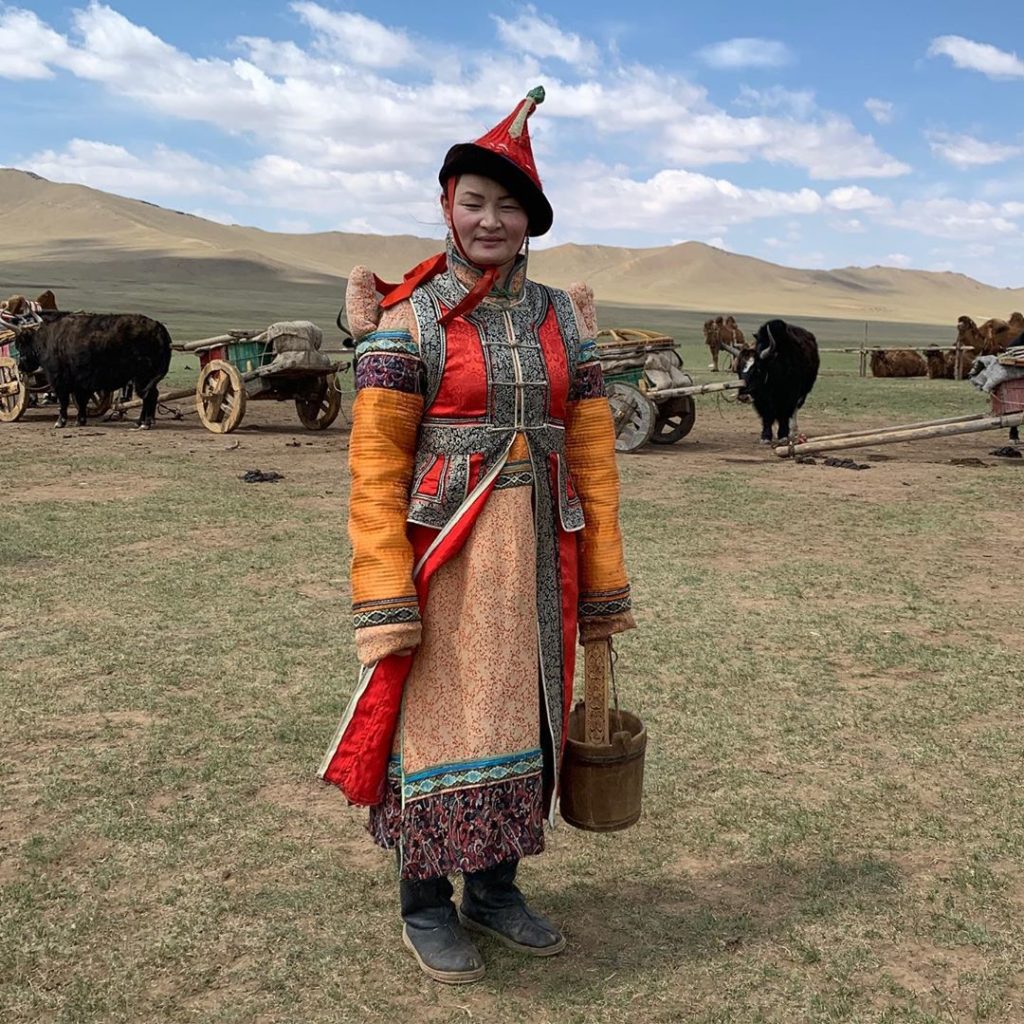 モンゴルの民族衣装ってなんて名前?色々調べてみた