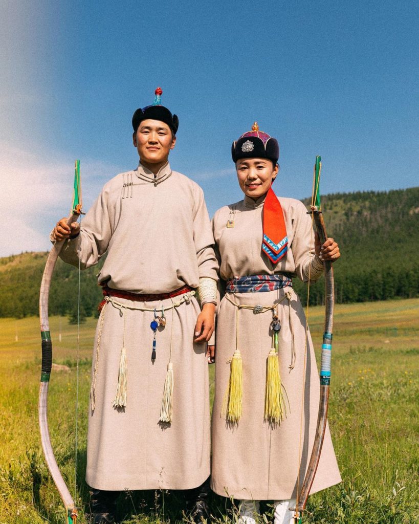 モンゴル民族衣装　デール　Vivant モンゴル衣装
